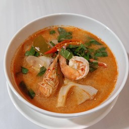 ต้มยำกุ้งพร้อมข้าวสวย