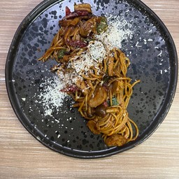 (Vegetarian) พาสต้าผัดพริกแห้งกระเทียมเห็ด - Pasta Mushroom Aglio E Olio