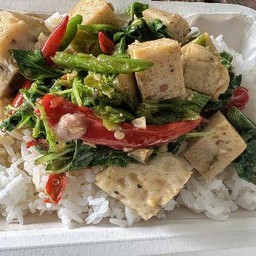 ข้าวกะเพรา หมูยอ (หมูยออุบลไม่มีเเป้ง)