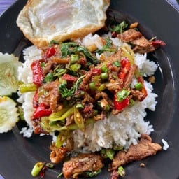 กะเพราเป็ดย่างราดข้าว