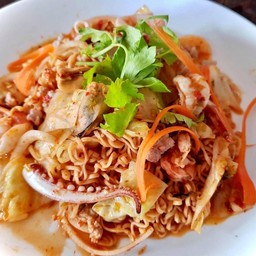 ยำมาม่าทะเล