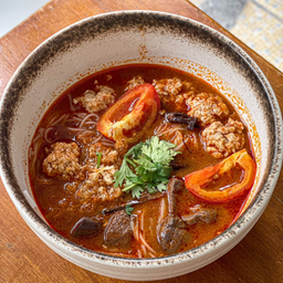 ขนมจีนน้ำเงี้ยวหมูปั้น