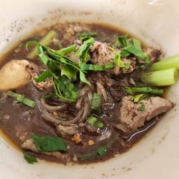 ก๋วยเตี๋ยวเรือยุธยา เจ๊นัย