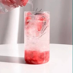 สตรอเบอร์รี่โซดา