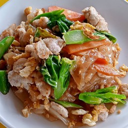 ผัดซิอิ้วหมูนุ่ม