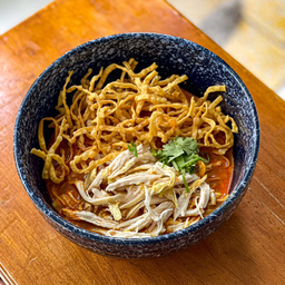 ข้าวซอยไก่เส้น