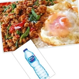 กะเพรา ข้าวผัด ช่วยกันผัด