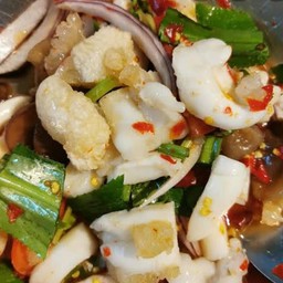 ยำไข่ปลาหมึก