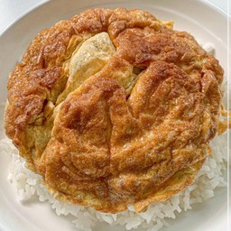 ข้าวไข่เจียวหมูสับราดข้าว
