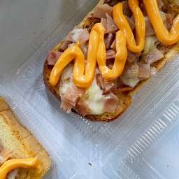 โทสต์ชีสเยิ้มไส้ทะลัก