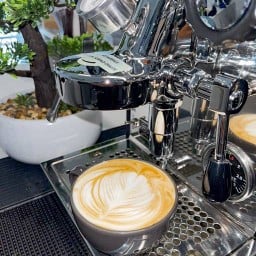 B Four Cafe’ บ้านบึง