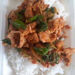 ข้าวผัดพริกแกง