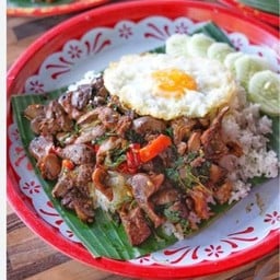 ร้านกระเพราถาดพุงกาง