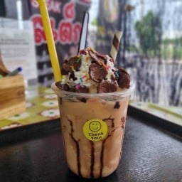 ชื่นจายย by สเต็ก & ปังเย็น พระสมุทรเจดีย์