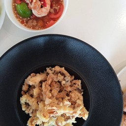 ยำเห็ดทอดหมูสับกุ้งสด