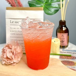 สตอเบอรี่โซดา