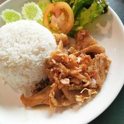 ข้าวหมูกระเทียม