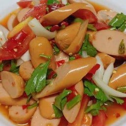 ยำไส้กรอก