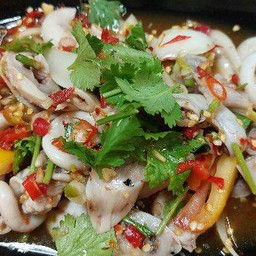 ยำไส้ตัน