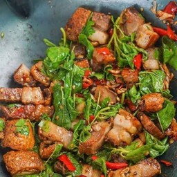 กะเพราพริกแห้งหมูสามชั้นทอด(เป็นกับ)