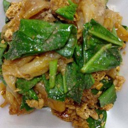 ผัดชีฮิ้วไก่
