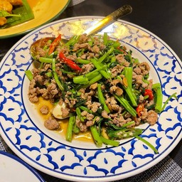 ผัดผักบุ้งหมูสับ