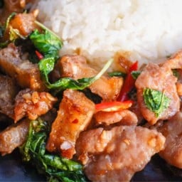 กระเพานายโอ๊ฟ-แซ่บแซ่บ(kapaw naiaob)