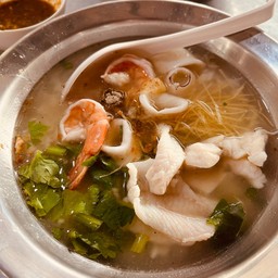 ข้าวต้มทะเลรวม