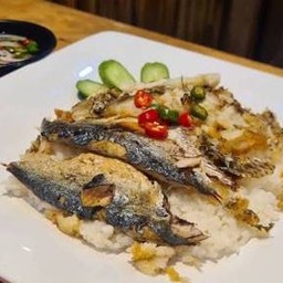 ข้าวราดปลาทูแกะ+ไข่ต้ม