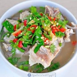 ส้มตำนัว ยำน้ำปลาร้ารสเด็ด