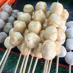 ลูกชิ้นเต้าหู้หมู