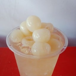 หมูปิ้ง ไก่ปิ้ง & น้ำลำไยสด  By ลูกน้ำ