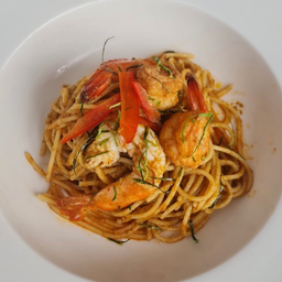 สปาเก็ตตี้พะแนงกุ้ง