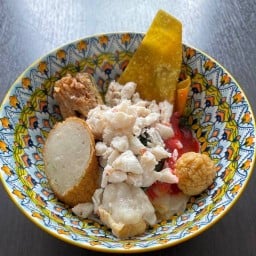 จ๊อดก๋วยเตี๋ยวปู หน้ารพ.ธนบุรี