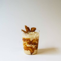 Caramel milk (iced)