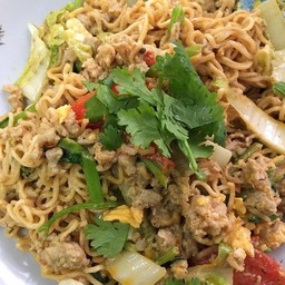 ผัดมาม่ารสต้มยำหมูสับ