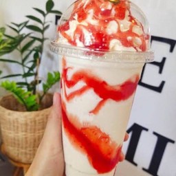 สตอเบอรี่นมสดปั่น