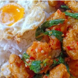 ไก่กรอบคลุกกระเพรา