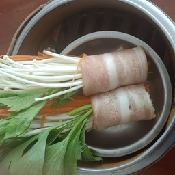 เบคอนผักสามสี