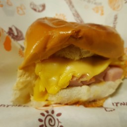 ปังปิ้งไส้ทะลัก ดับเบิ้ลชีส +ไส้กรอกไก่รมควัน (ลูก)