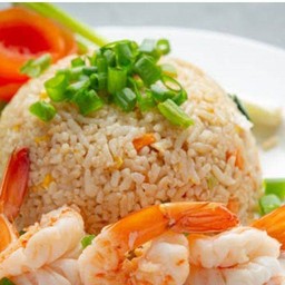 ข้าวผัดใส่กุ้ง