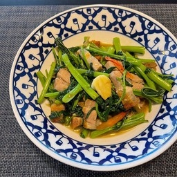 ผักบุ้งหมูกรอบ