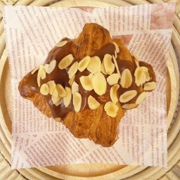 ครัวซองค์คาราเมลอัลมอนด์ Caramel Almond Croissant