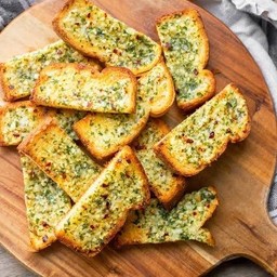 ขนมปังเนยกระเทียม