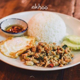 ข้าว ผัดกะเพรา