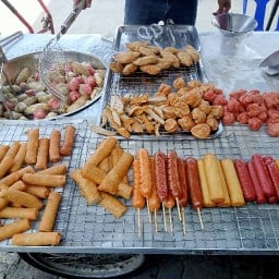 แพนด้า ลูกชิ้นปลาระเบิด ตลาดสดบ้านดู่ อำนาจ1