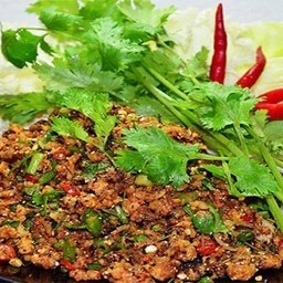 ยำกับลาบ(ตลาดโต้รุ่ง)
