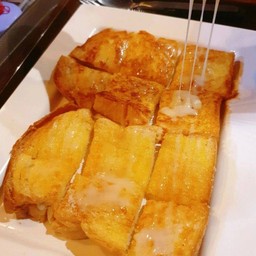 ขนมปังปิ้ง เนยนม