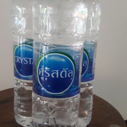 มีน้ำดื่มคริสตัลขายนะคะ