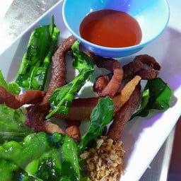 หมูแดดเดียวทอด